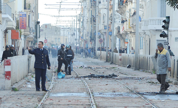 منعطف شارع ليون قرب الحماية المدنية حيث تم اطلاق الرصاص على المتظاهرين بالعاصمة - خاص بالهدهد منعطف شارع ليون قرب الحماية المدنية حيث تم اطلاق الرصاص على المتظاهرين بالعاصمة - خاص بالهدهد