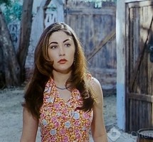 الفنانة جيهان فاضل بين من نزل للمشاركة في انتفاضة الشعب الفنانة جيهان فاضل بين من نزل للمشاركة في انتفاضة الشعب