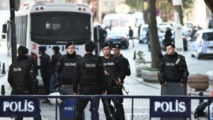 مقتل 11 شرطيا تركيا في هجوم بسيارة مفخخة في سيزر مقتل 11 شرطيا تركيا في هجوم بسيارة مفخخة في سيزر