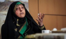 غضب إعلامي من نائبة روحاني بعد مصافحتها وزيرة ألمانية تبدو رجلا بسبب شعرها القصير