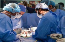 فريق طبي سعودي ينجح في فصل توأم سوداني