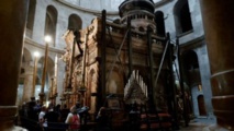 القدس : قبر المسيح يفتح لأول مرة منذ قرنين للترميم القدس : قبر المسيح يفتح لأول مرة منذ قرنين للترميم