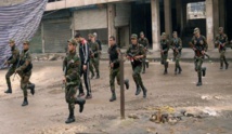 اشتباكات عنيفة في حلب الغربية واتهامات باستخدام غازات سامة اشتباكات عنيفة في حلب الغربية واتهامات باستخدام غازات سامة