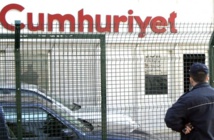 السلطات التركية تحتجز الرئيس التنفيذي لصحيفة "جمهوريت" المعارضة