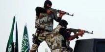 إرهابيان يفجران نفسيهما في جدة بعد عملية أمنية إرهابيان يفجران نفسيهما في جدة بعد عملية أمنية