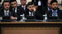 روسيا تسلم مسودة دستور جديد لسوريا إلى المعارضة في أستانة