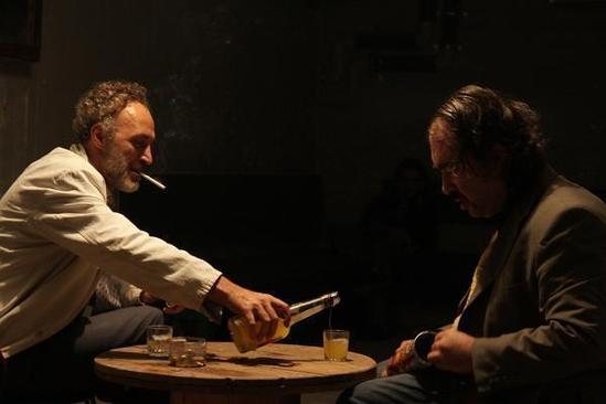 منفى الداخل ومنفى الخارج في مسرحية سورية منفى الداخل ومنفى الخارج في مسرحية سورية