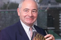 وفاة الكاتب كولين دكستر مؤلف سلسلة الروايات الشهيرة "المفتش موريس" وفاة الكاتب كولين دكستر مؤلف سلسلة الروايات الشهيرة "المفتش موريس"