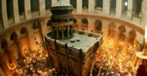 فتح قبر المسيح في القدس أمام الزوار بعد تسعة أشهر من الترميم