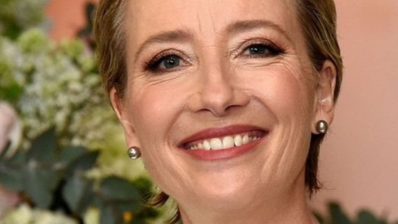 لوس انجليس تشعر إيما طومسون أنها "بدينة للغاية " لوس انجليس تشعر إيما طومسون أنها "بدينة للغاية "