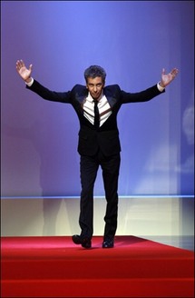 بوشارب في الطريق الى الدب الذهبي عبر لندن  بوشارب في الطريق الى الدب الذهبي عبر لندن