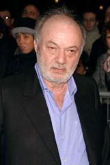 وفاة المنتج السينمائي الفرنسي كلود بيري عن 74 عاما وفاة المنتج السينمائي الفرنسي كلود بيري عن 74 عاما