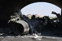 توماهوك يصيب طائرة في مخبئها بالشعيرات