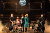 هاري بوتر تفوز بجائزتي أفضل مخرج وأفضل ممثل بحفل أولفييه هاري بوتر تفوز بجائزتي أفضل مخرج وأفضل ممثل بحفل أولفييه