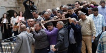 مسيرات الجمعة العظيمة بالقدس لإحياء ذكرى معاناة المسيح مسيرات الجمعة العظيمة بالقدس لإحياء ذكرى معاناة المسيح