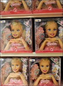 صعوبات في الخمسين لأشهر دمية في العالم  صعوبات في الخمسين لأشهر دمية في العالم