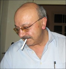 أدباء لبنانيون علمانيون يدافعون عن حزب الله  أدباء لبنانيون علمانيون يدافعون عن حزب الله