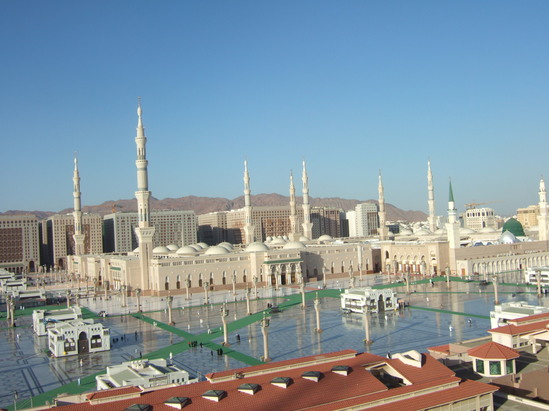 معتقلون أثر اشتباكات داخل الحرم النبوي والبقيع معتقلون أثر اشتباكات داخل الحرم النبوي والبقيع