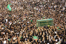 الزوار الشيعة يحيون ذكرى وفاة الامام موسى الكاظم في شمال بغداد الزوار الشيعة يحيون ذكرى وفاة الامام موسى الكاظم في شمال بغداد