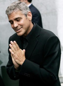 جورج كلوني ينضم للمبتهجين بقرار توقيف البشير جورج كلوني ينضم للمبتهجين بقرار توقيف البشير