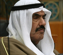 الاسرة الحاكمة في الكويت تواصل صراعها مع الدستور ومعارضوها يتهمونها باشاعة الفوضى