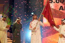 تلفزيون ابوظبي يسلم المليون الثالث الى شاعر سعودي تلفزيون ابوظبي يسلم المليون الثالث الى شاعر سعودي