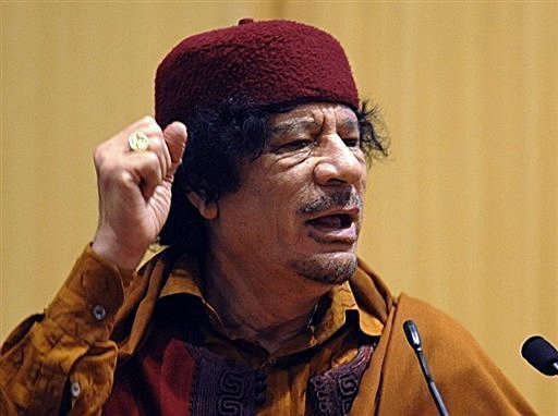 القذافي شتم الملك عبدالله قبل أن يدعوه للمصالحة ويغادر القمة العربية لزيارة متحف القذافي شتم الملك عبدالله قبل أن يدعوه للمصالحة ويغادر القمة العربية لزيارة متحف