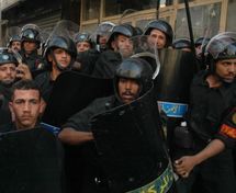 الأخوان أعلنوا مشاركتهم والأمن المصري بدأ بالاعتقالات تحسبا ليوم الغضب الأخوان أعلنوا مشاركتهم والأمن المصري بدأ بالاعتقالات تحسبا ليوم الغضب