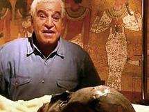 أسبانيا تمنح  زاهي حواس وسام  الثقافة  و الآداب في ذكرى 120 سنة من التعاون الثقافي في مجال الآثار أسبانيا تمنح  زاهي حواس وسام  الثقافة  و الآداب في ذكرى 120 سنة من التعاون الثقافي في مجال الآثار