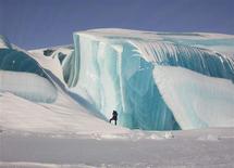إنهيار جسر جليدي في القطب الجنوبي