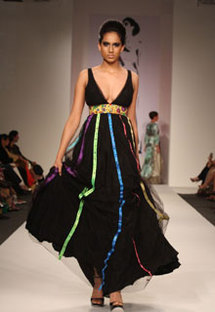 انطلاق أسبوع دبي لأزياء  2009 في ابراج الامارات 