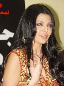 هيفاء وهبي تبيع حقوق البث المباشر لحفل زفافها هيفاء وهبي تبيع حقوق البث المباشر لحفل زفافها