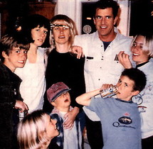 زوجة ميل جيبسون تطلب الطلاق بعد زواج ثلاثين عاما زوجة ميل جيبسون تطلب الطلاق بعد زواج ثلاثين عاما