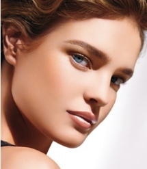 كوكو قبل شانيل ...فيلمان فرنسيان عن البنت الفقيرة التي صارت أشهر مصممة أزياء كوكو قبل شانيل ...فيلمان فرنسيان عن البنت الفقيرة التي صارت أشهر مصممة أزياء