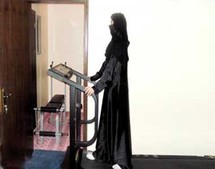 حملة سعودية بعنوان دعوها تسمن احتجاجا على حظر الصالات الرياضية النسائية حملة سعودية بعنوان دعوها تسمن احتجاجا على حظر الصالات الرياضية النسائية
