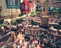 الاقتصاد الأمريكي ينكمش بنسبة 6.1% في الربع الاول من العام الاقتصاد الأمريكي ينكمش بنسبة 6.1% في الربع الاول من العام