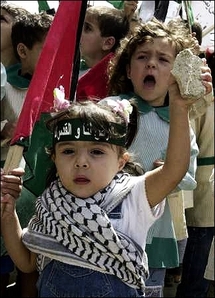 الحواجز والجدار والسلاح مادة للعرض المسرحي في رياض الاطفال الحواجز والجدار والسلاح مادة للعرض المسرحي في رياض الاطفال