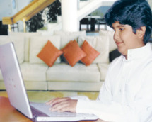 الشباب السعودي يبحث عن مساحة للحرية عبر الانترنت