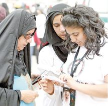 الكويتيون يبدأون الاقتراع لاختيار برلمان للمرة الثانية خلال عام وأصوات النساء قد تحسم النتائج 