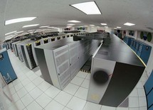 كمبيوتر أوربي عملاق يجري ألف تريليون عملية حسابية في الثانية
