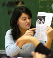 البرازيل تسحب من التداول كتابا مدرسيا يدعو للاغتصاب وادمان المخدرات