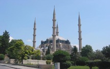 الأتراك متدينون شديدو الحذر من الغرب والليبرالية الأتراك متدينون شديدو الحذر من الغرب والليبرالية