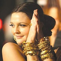 ستوديو في طوكيو يعيد للنساء الجاذبية والبريق بمئتي دولار ستوديو في طوكيو يعيد للنساء الجاذبية والبريق بمئتي دولار