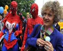 انتقادات مسيحية لمهرجان ضم خمسين ألفا من المثليين والمثليات في زيورخ انتقادات مسيحية لمهرجان ضم خمسين ألفا من المثليين والمثليات في زيورخ