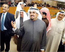احمد عبدالله الصباح وزير النفط الكويتي احمد عبدالله الصباح وزير النفط الكويتي
