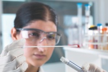 محكمة هولندية تخضع 22 شخصا لاختبار DNA لمعرفة أبيهم الحقيقي