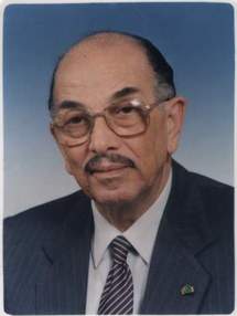 الدكتور احمد هيكل مؤلف كتاب الدكتور احمد هيكل مؤلف كتاب