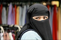 حكاية صفية الربيعي ... أم يمنية تعتقد أنها ربت أولادها تربية صالحة فمارسوا القتل بأسم الأسلام حكاية صفية الربيعي ... أم يمنية تعتقد أنها ربت أولادها تربية صالحة فمارسوا القتل بأسم الأسلام