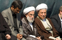 مظاهرات الايرانيين تنتقل الى دبي والكويت وموسوي يجدد المطالبة بالغاء نتائج الانتخابات 