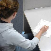 المراهقون في أميركا يستخدمون وسائل التكنولوجيا للغش في الامتحانات المدرسية